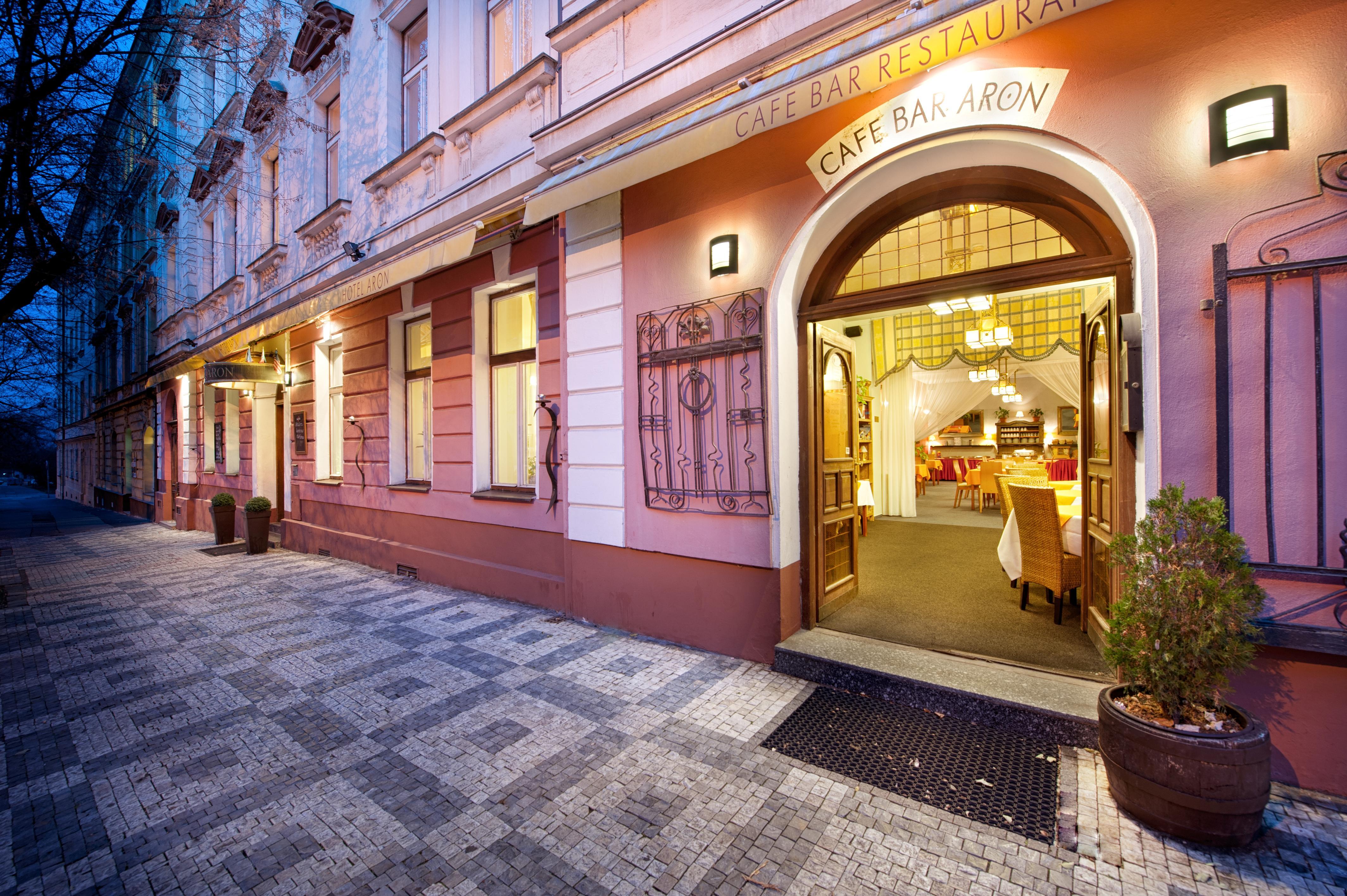 Aron Praha